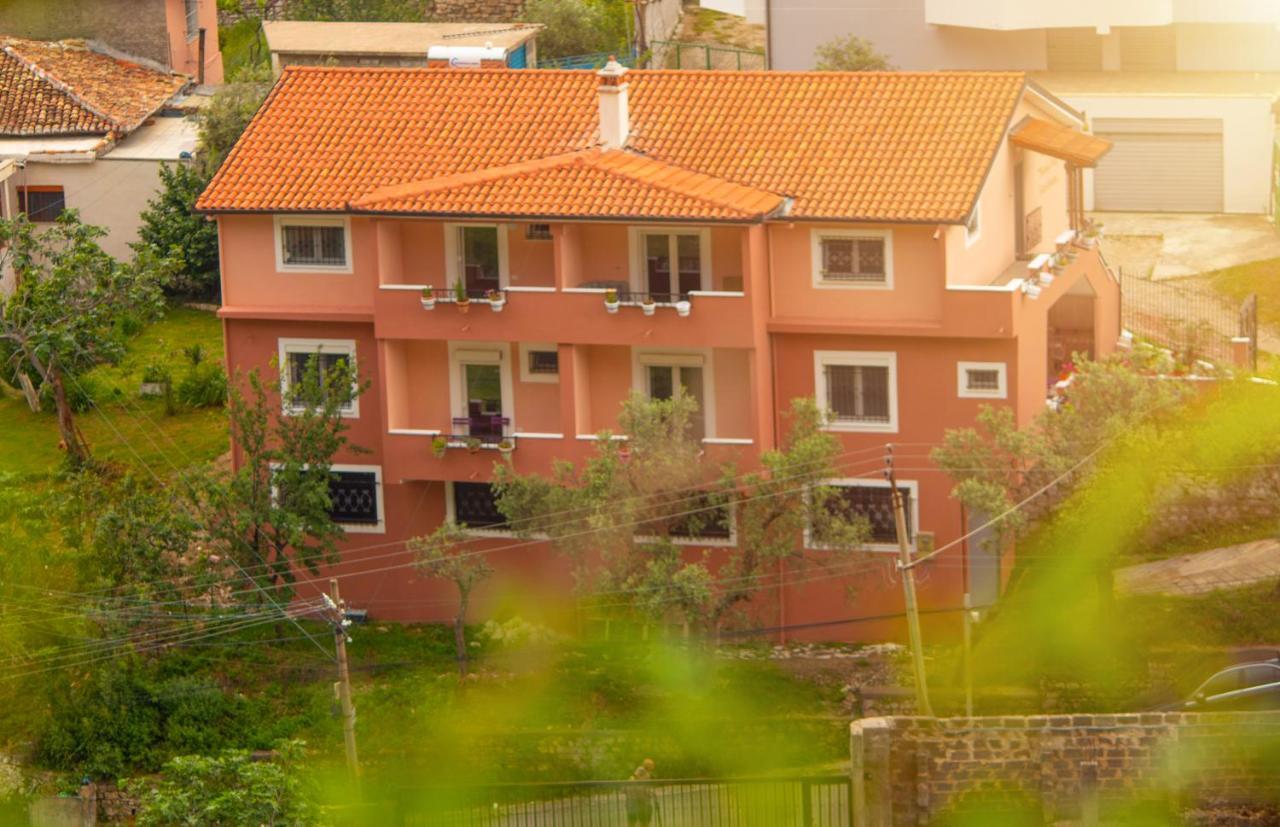 Kalaja Inn Krujë エクステリア 写真