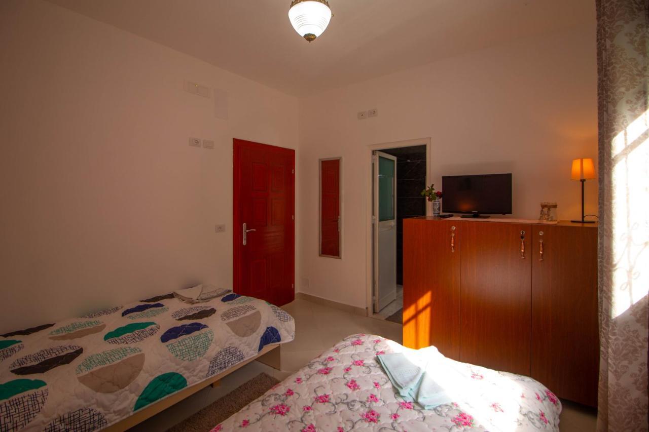 Kalaja Inn Krujë エクステリア 写真