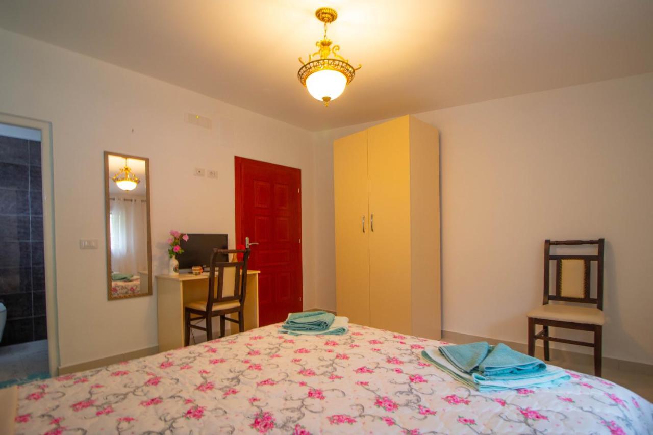 Kalaja Inn Krujë エクステリア 写真