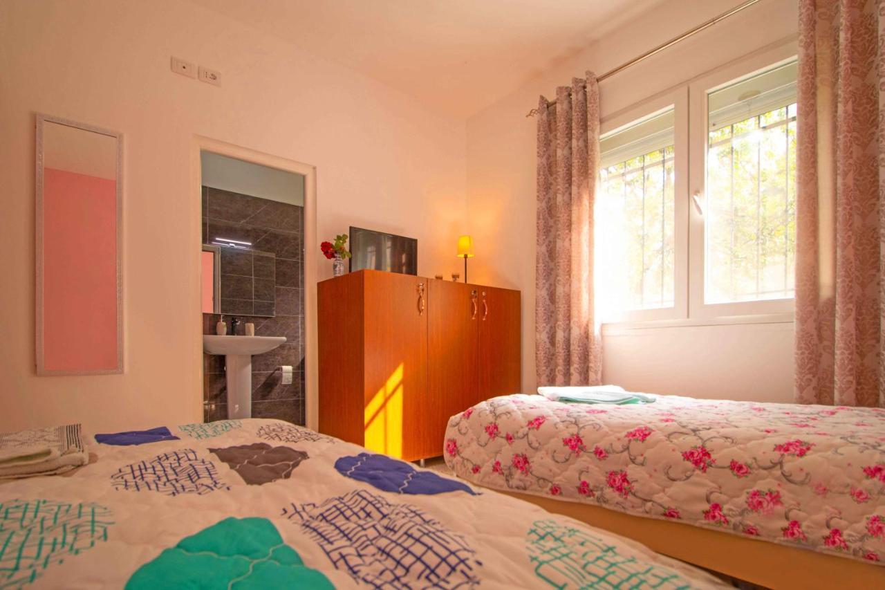 Kalaja Inn Krujë エクステリア 写真