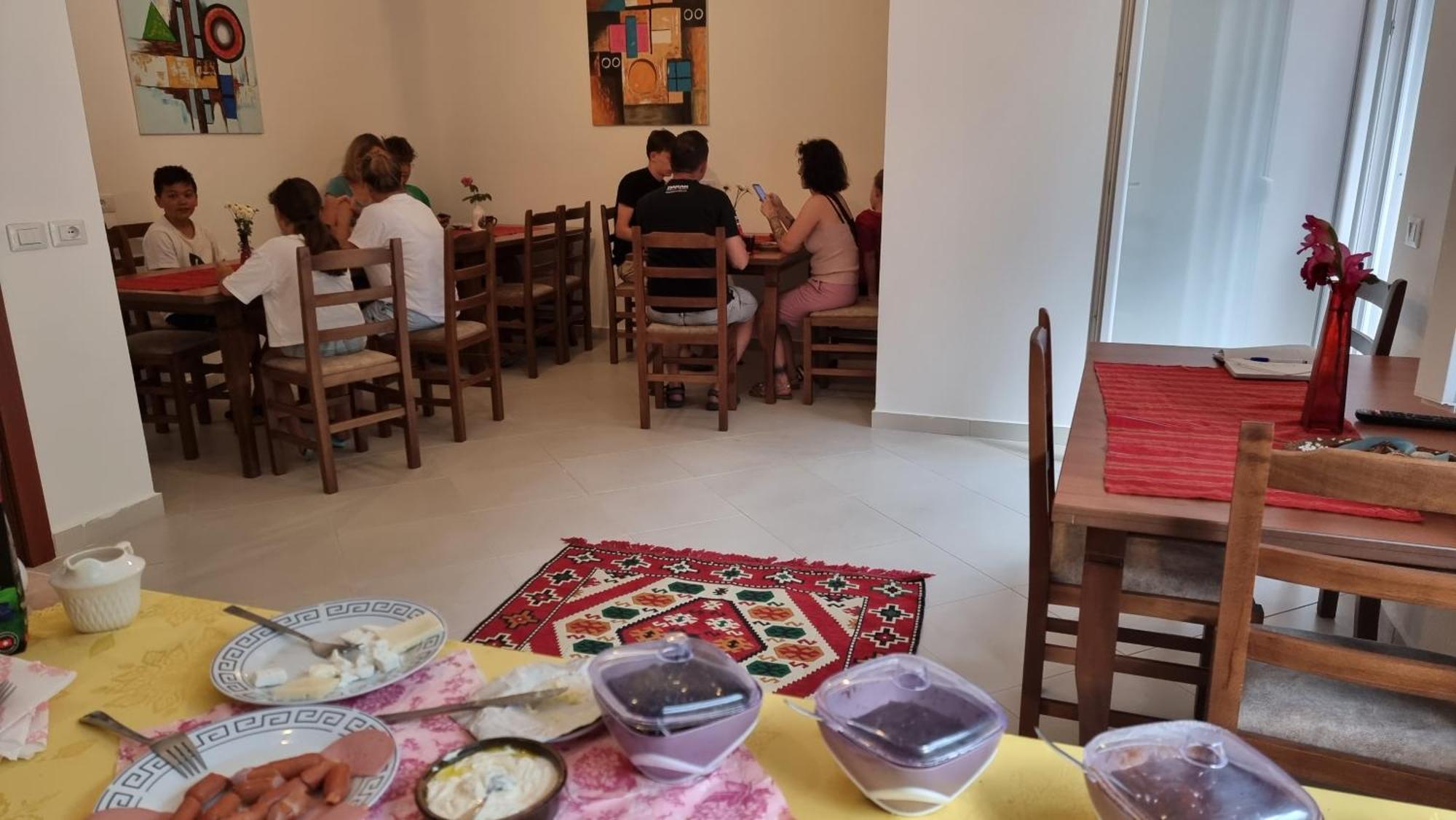 Kalaja Inn Krujë エクステリア 写真
